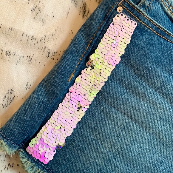 5/$15 Flip sequinned stretch mini shorts size 5 with invisible adjustable waist - Picture 9 of 9
